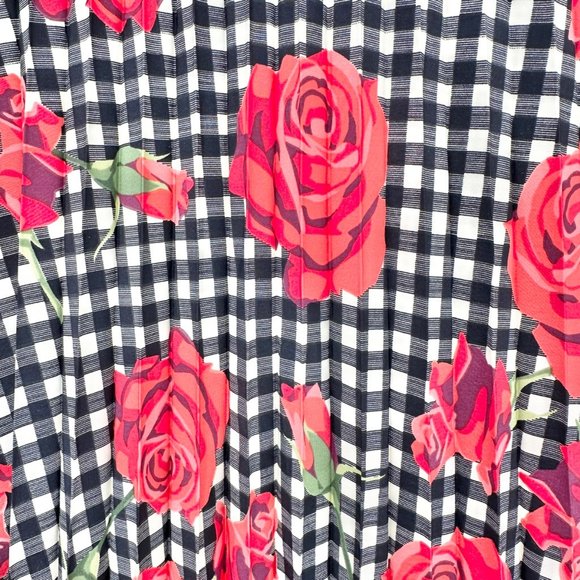LuLaRoe Deanne Skirt Womens 3XL Red Black Ecru Roses Pleated Wrap Maxi NWT - Picture 2 of 8